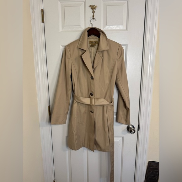 Peck & Peck Jackets & Blazers - trench coat size 10 womens cream buckle